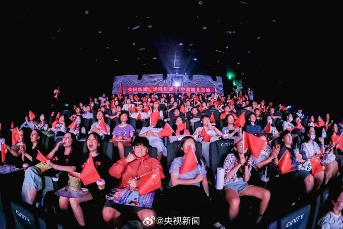 在电影院追逐乒乓夺金的热血时刻巴黎奥运大银