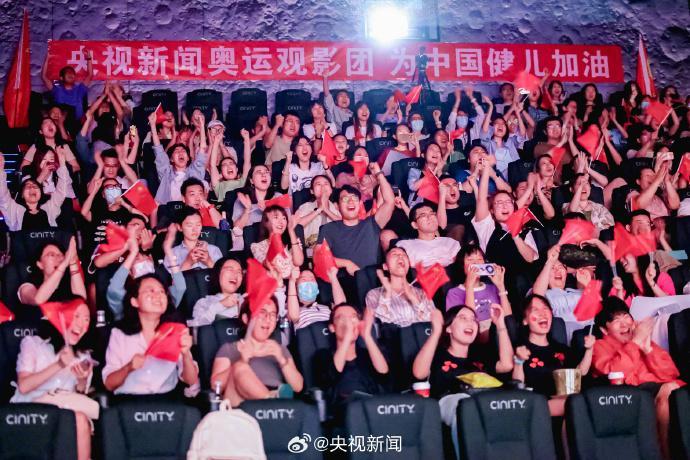 在电影院追逐乒乓夺金的热血时刻巴黎奥运大银