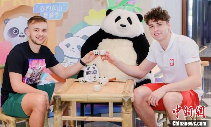 成都世运会巡回赛开幕 外籍选手沉浸式体验巴蜀