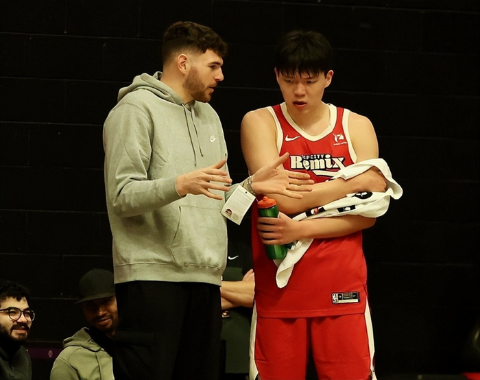 杨瀚森NBA征程遇挑战 克林根崛起成劲敌