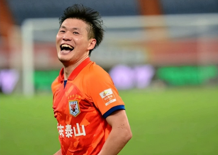 瓦科盼主场破门捍卫最佳荣誉 鲁能迎战大连英博